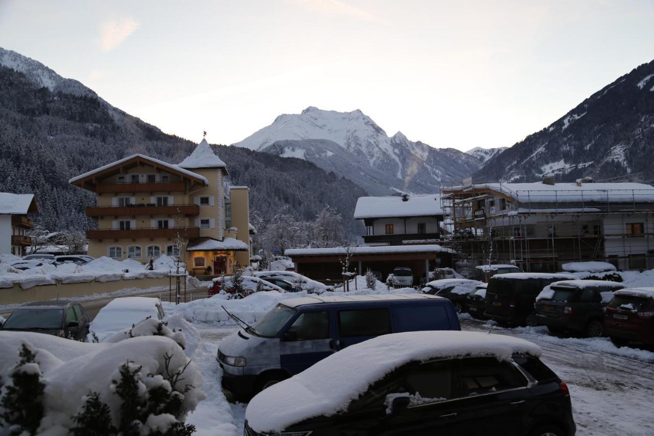 Hotel & Suites Glueck Auf Mayrhofen Exterior photo